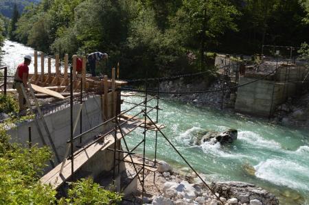 GRADNJA MOSTU ČREŠNJICA V SOČI 3